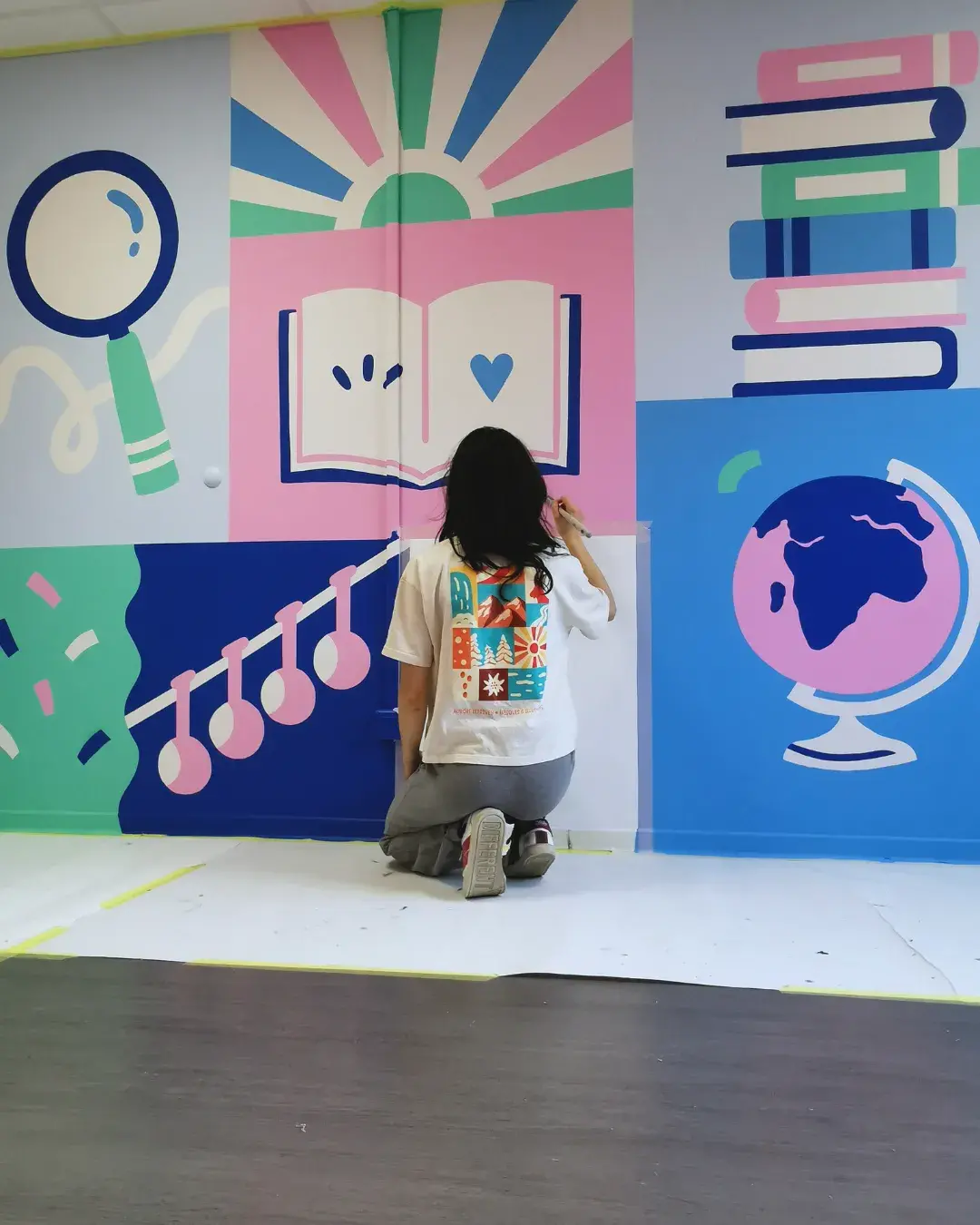 Aurore Leprivey, artiste à Grenoble peint une fresque murale