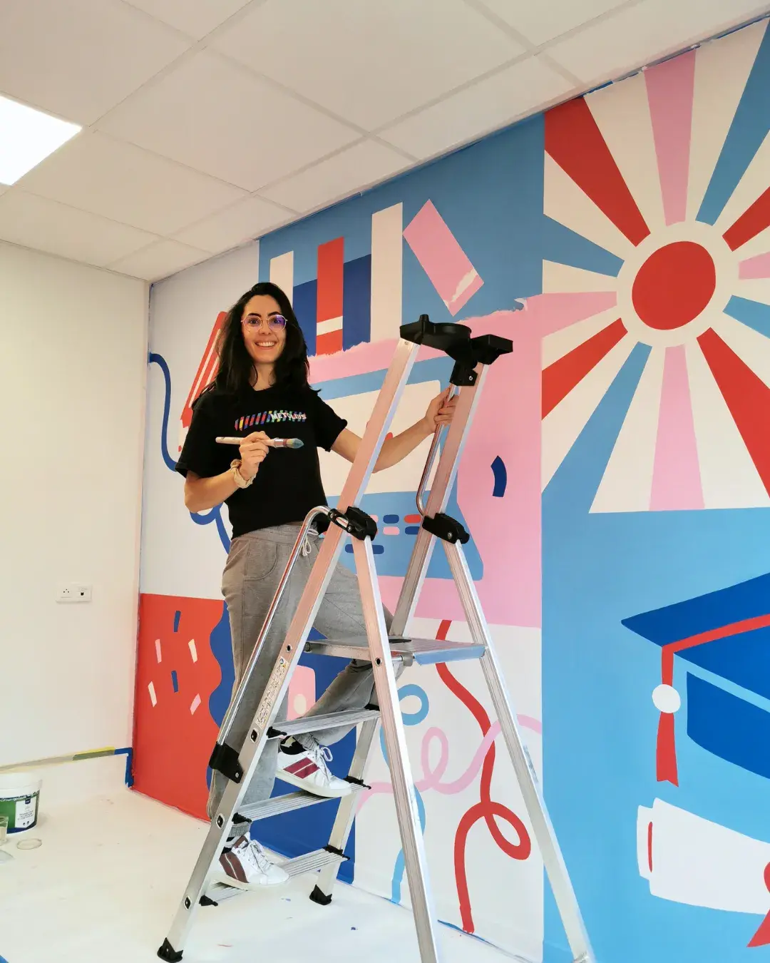 Aurore Leprivey, artiste à Grenoble peint une fresque murale