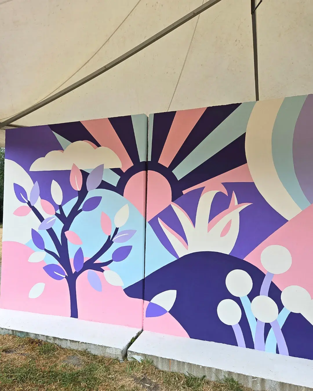 Fresque au festival plein champ représentant la nature douceur et poésie par Aurore Leprivey
