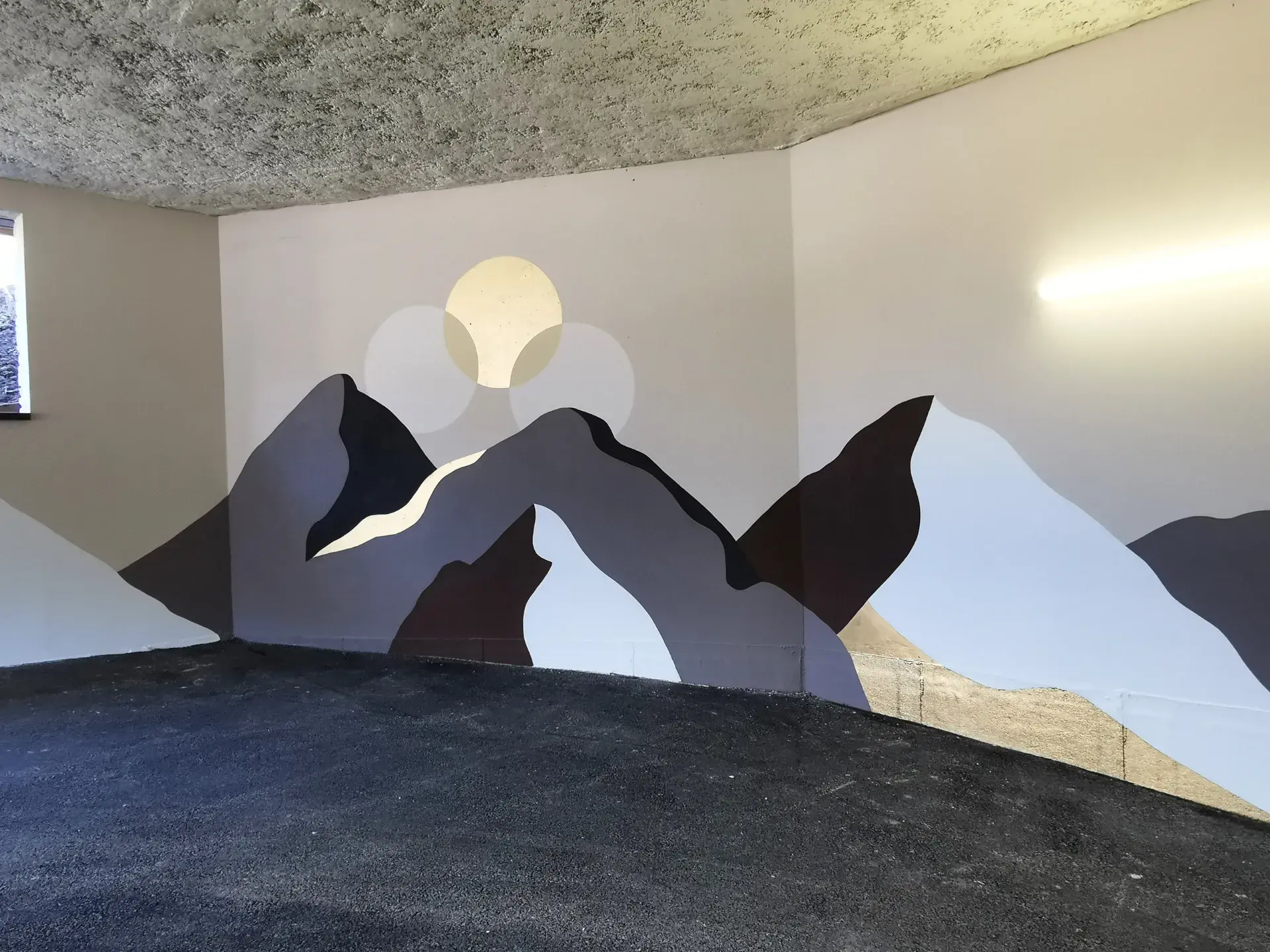 Fresque artistique sur le thème de la montagne, réalisée à Châtel par Aurore Leprivey